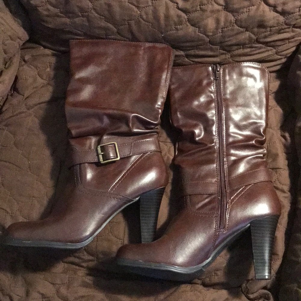 High heel boots